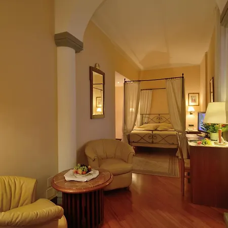 Roma Hotell 4*
