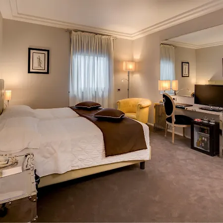 Hotel Roma Florence