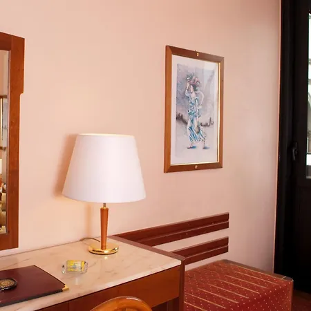 Otel Roma 4*