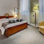 Roma Hotel 4*